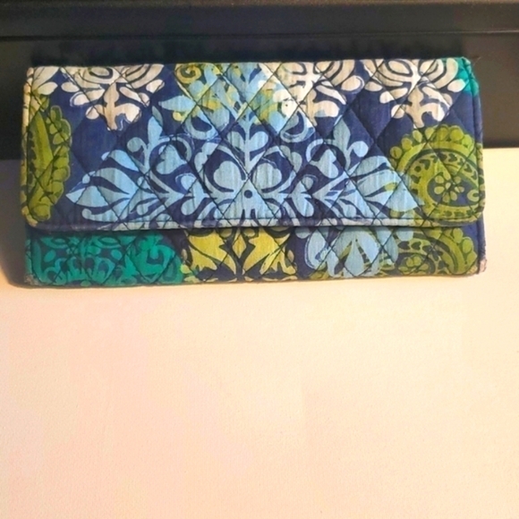 Vera Bradley Navy trifold Walet - Picture 1 of 13